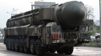 Medvedev Tidak Tutup Kemungkinan Rusia Gunakan Senjata Nuklir Terlebih Dahulu, Jika...