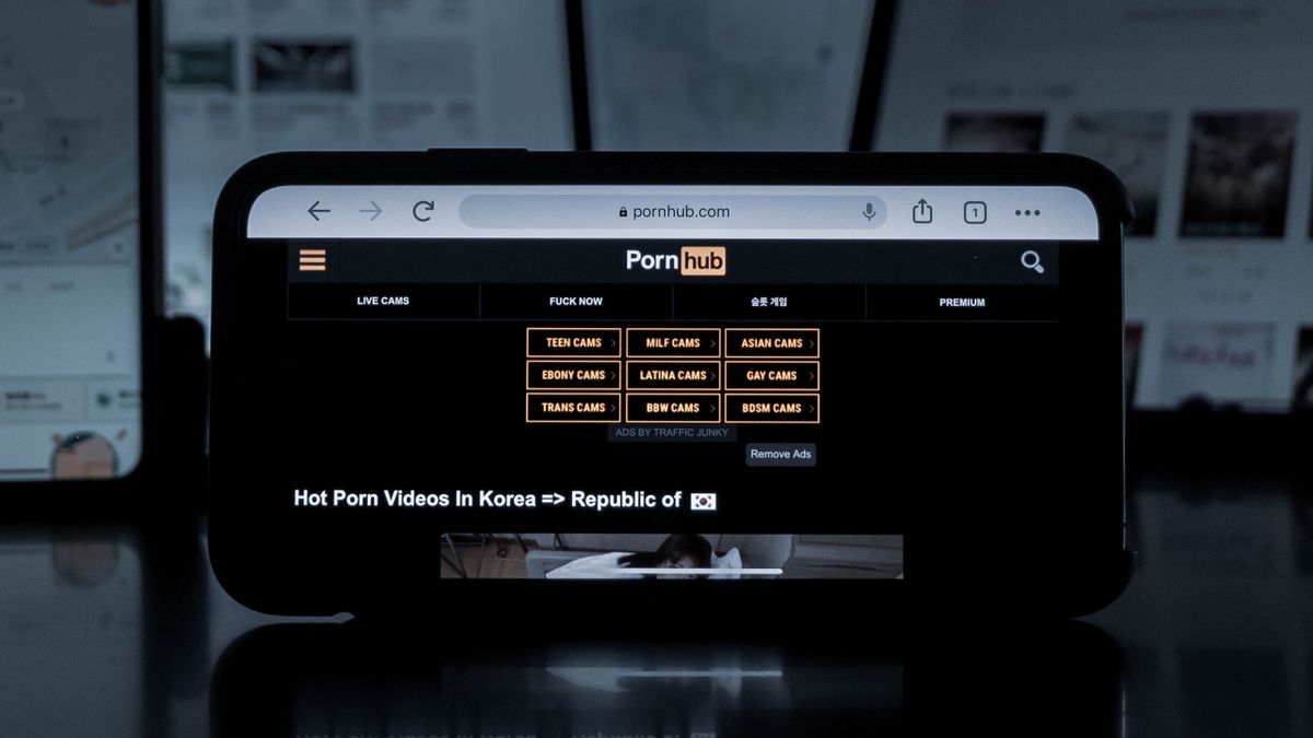  Pornhub Digugat karena Unggah Konten Pornografi Anak
