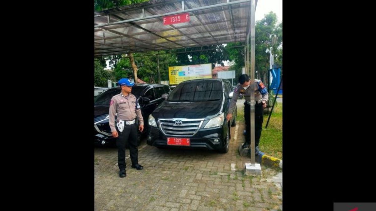 Mobil Dinas Terobos Macet Tabrak Wanita di Sukasari Bogor Viral, Pengemudi Sudah Diamankan Polisi