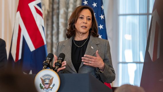 Kamala Harris Ajukan Inisiatif Keamanan AI dan Peringatkan Ancaman Eksistensial pada Konferensi di London