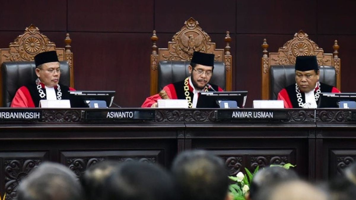 Anwar Usman Tetap Berwenang Pimpin Sengketa Pilpres 2024 Meski Perkaranya Libatkan Gibran