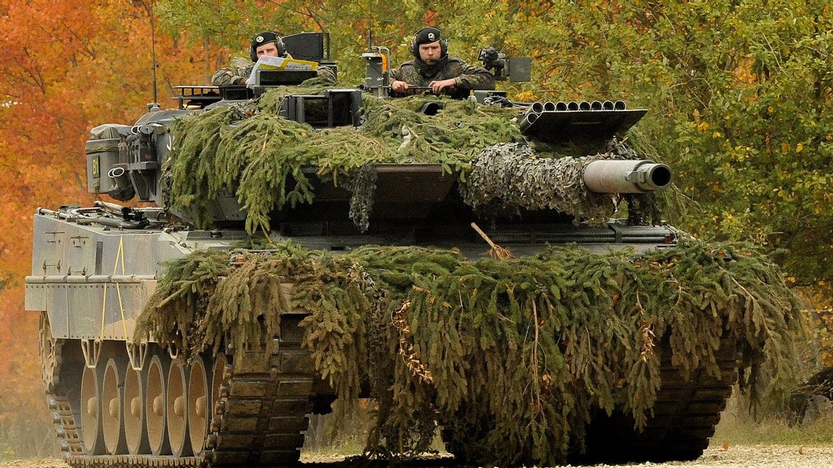 Ukraine To Receive 120-140 Western Tanks For Initial Stage, Training Could Be Cut To Five Weeks