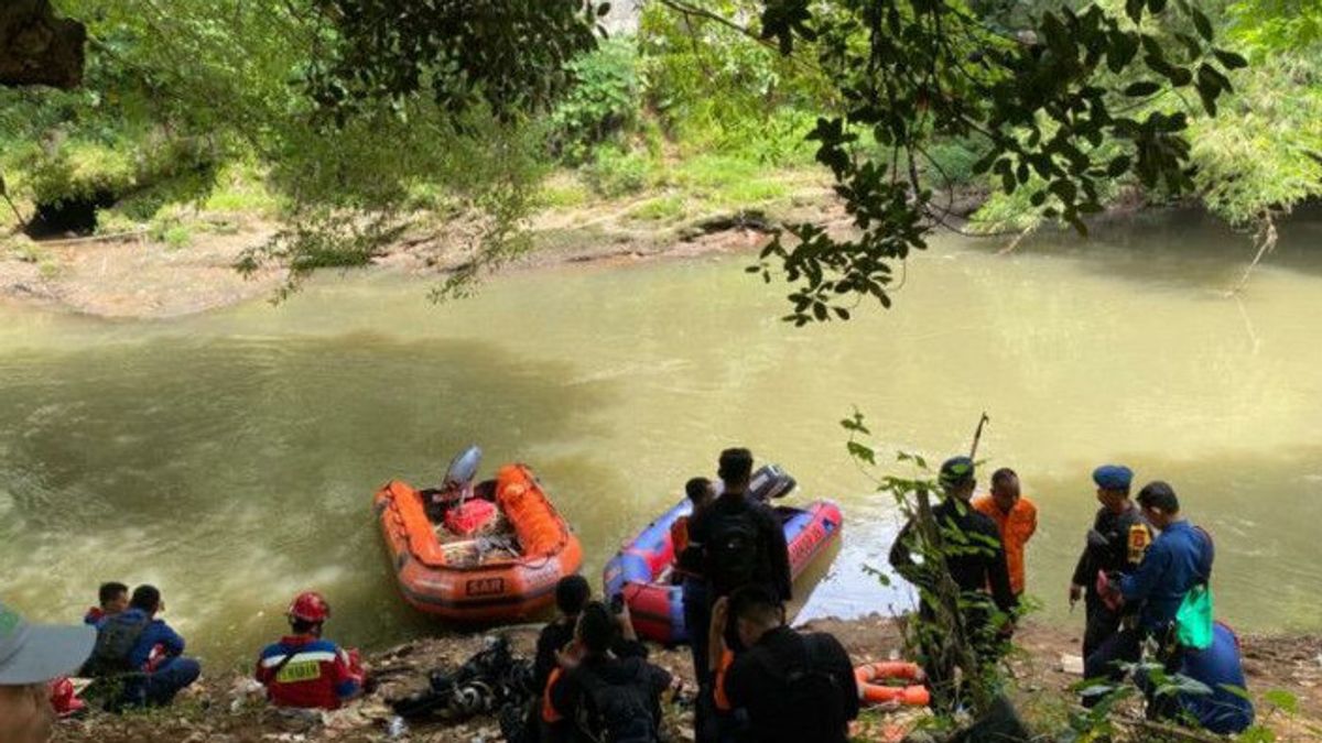150 Personel Gabungan Lakukan Pencarian, Tapi 2 Anak Panti Asuhan yang Hilang di Kali Ciliwung Belum Juga Ditemukan