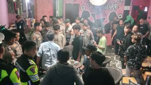 Temukan Kondom-Tisu Magic Saat Razia, Pemilik Warung di Praya Lombok Tengah Langsung Diangkut ke Kantor Polisi
