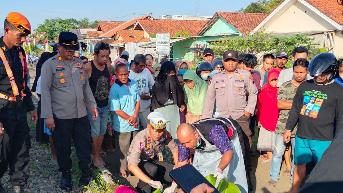 Soaring, The Joglo Semarkerto Train Department Of Cilacap- Yogjakarta Hits Young Women So They Don't Have A Form