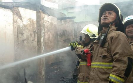 26 Rumah Semi Permanen dan 35 Lapak Terbakar di Muara Baru, Polisi Lakukan Penyelidikan