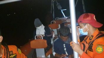 感谢妻子、丈夫和四名乘客的快艇在塔纳库宁北加里曼丹成功撤离 Sar 团队