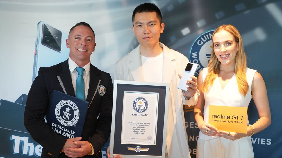 Realme GT 7 Breaks Guinness World Records, Watches 24 Hours Without Stopping