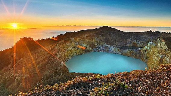 Dari Juni hingga Desember, Danau Kelimutu Nihil Pengunjung