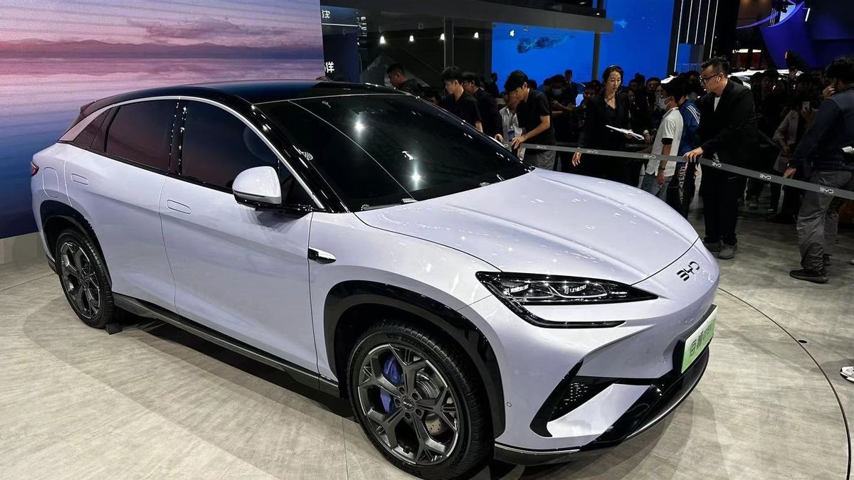 比亚迪海洋狮子07号在2023年广州汽车展上首次亮相,准备与特斯拉Model Y竞争