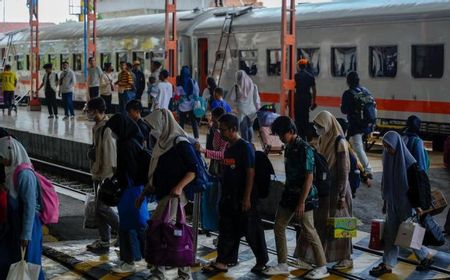 10.958 Pemudik Telah Tiba di Stasiun Madiun Puncak Mudik Lebaran 2024