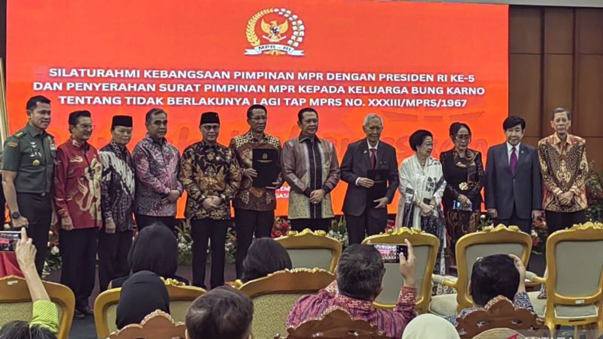 MPR Submits MPRS XXXIII's Unapplicable Letter To Soekarno's Family