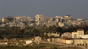 数十名巴勒斯坦人在加沙难民营学校的以色列空袭中丧生