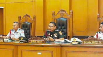 裁判官は、アンドリ・ユヌスを強水刑の裁判に提出するよう求めた