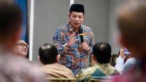 Menkop Pastikan Program di Luar Kopdes Merah Putih Tetap Berjalan