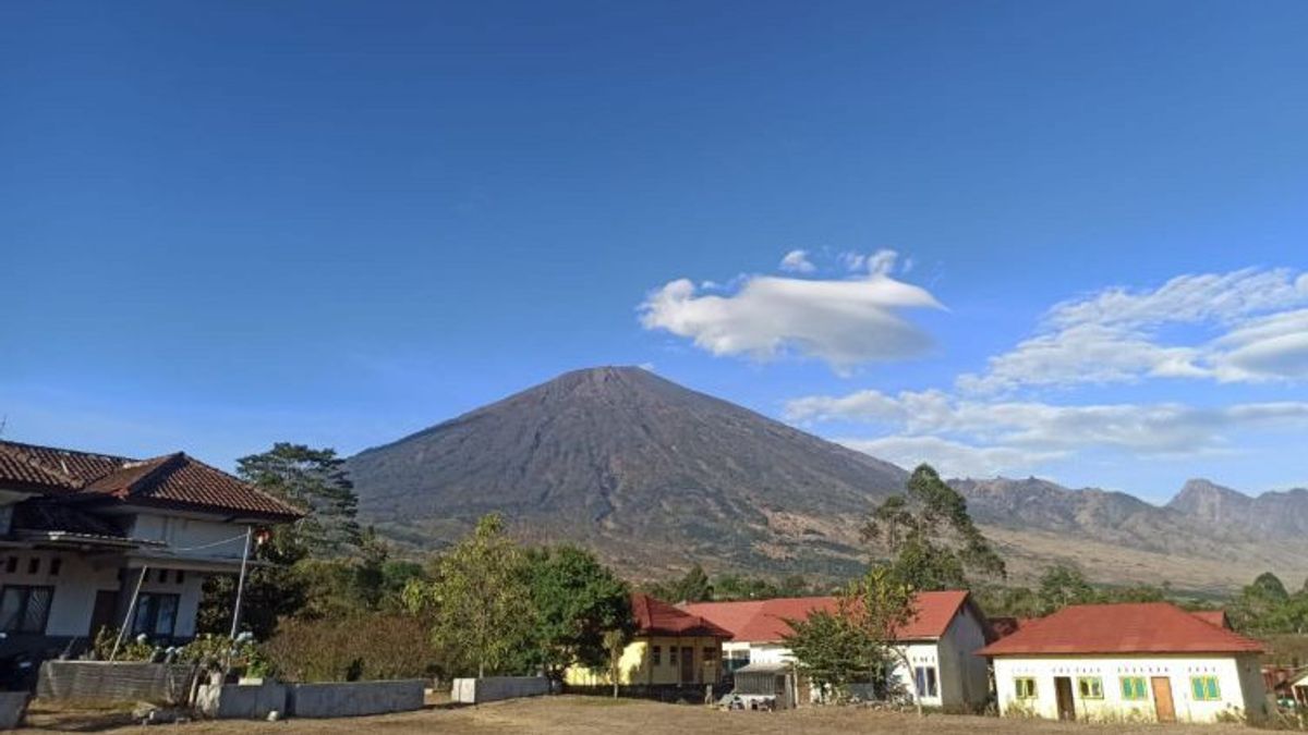 ジャカルタ起源の登山家ロンボク島のリンジャニ山で行方不明