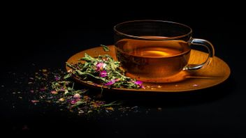 Tired Or Sad? These 5 Types Of Tea Can Improve Your Mood