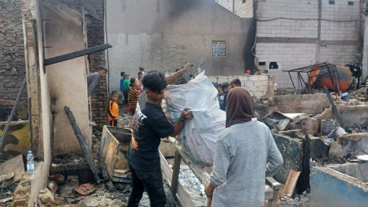 Api Hanguskan 25 Rumah di Permukiman Padat Desa Sukamenak Bandung, 102 Jiwa Mengungsi
