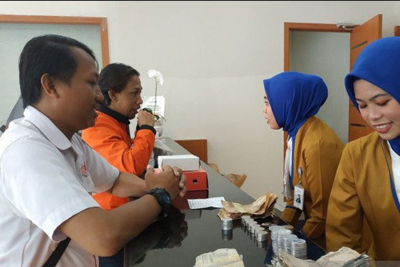 Illegal Borrowing, OJK Expands Micro Waqf Bank For Livestock Sector