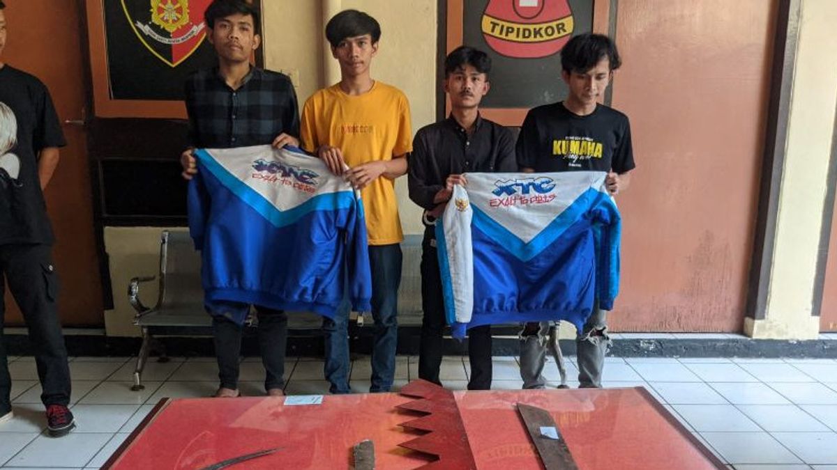 Become A Suspect For Bringing Sajam, 7 Members Of A Motorcycle Gang In Sukabumi Threatened With 10 Years In Prison