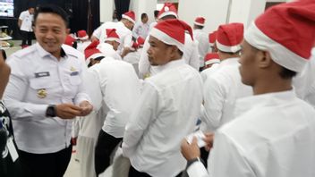 クリスマスを祝って、何千人ものサレンバ刑務所の囚人が無料の食事バウチャーを手に入れます