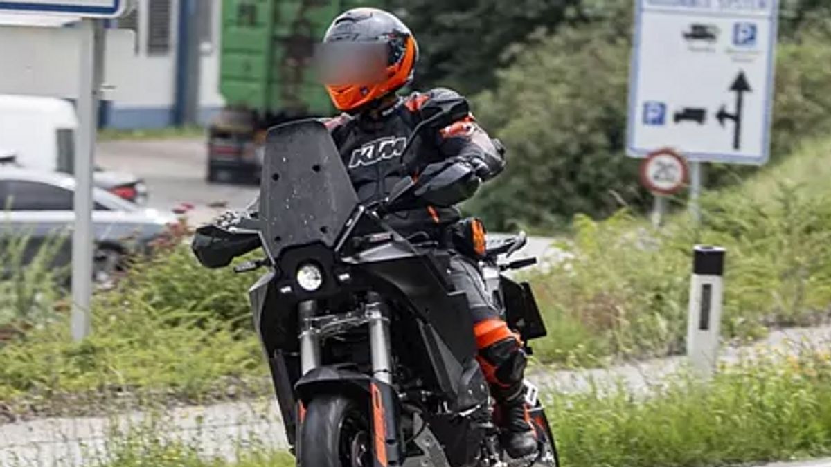 KTM Teste 990 SMT secrètement, Voici les spécifications estimées