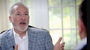 Accusing The Fed Of Mispredicting, Economist Peter Schiff Believes A Recession Could Be Even Worse