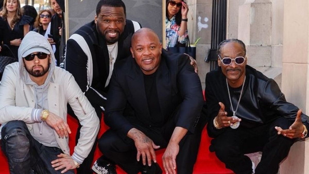 Dr Dre entrant dans la marche de Hollywood de la gloire, Snoop Dogg jusqu’à Eminem vient pour soutenir