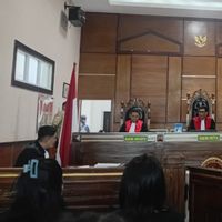 Pemilik Podcast Kanal Anak Bangsa Dituntut 1 Tahun Penjara Atas Dugaan Pencemaran Nama Baik