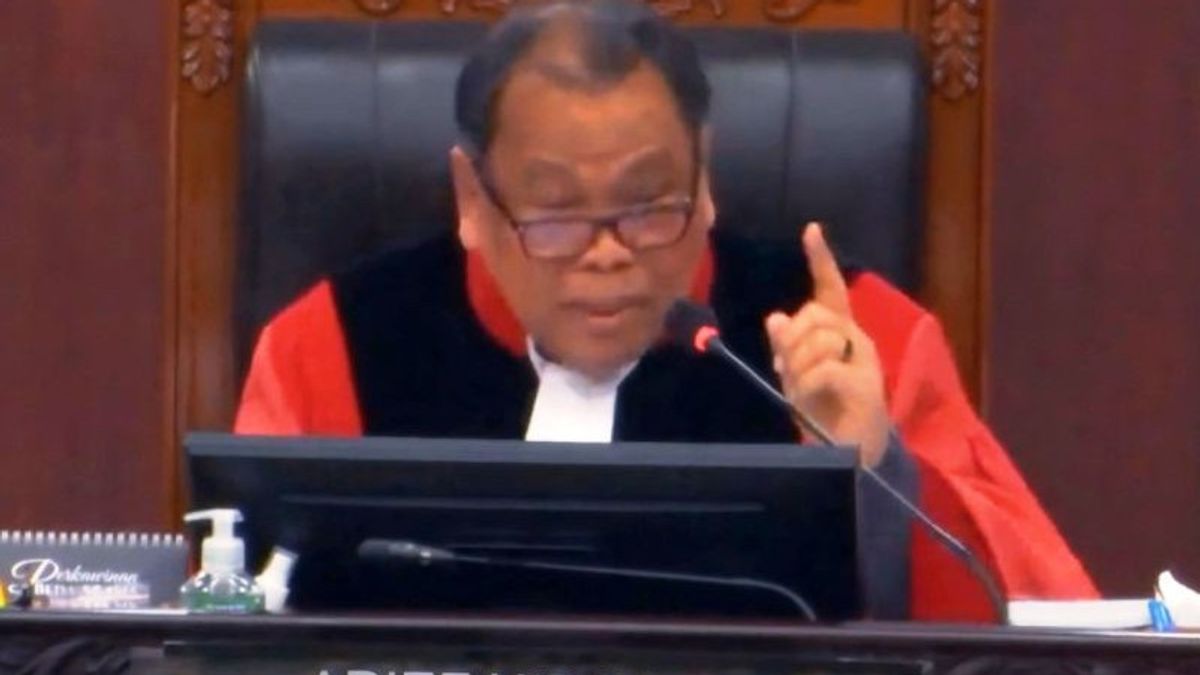 Le juge mk Arief Hidayat joue Cawe-cawe Jokowi devant 4 ministres