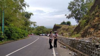 Police Examine The Scene Of Deadly Tourism Bus Accident That Killed 13 People In Imogiri Bantul