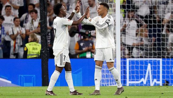 Beat Alaves, Real Madrid Refuse to Surrender to Barcelona