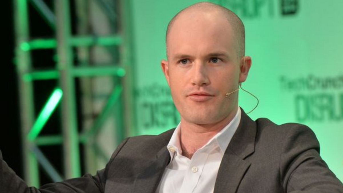 ChatGPT Controversy: Coinbase CEO Supports AI Chatbot Development