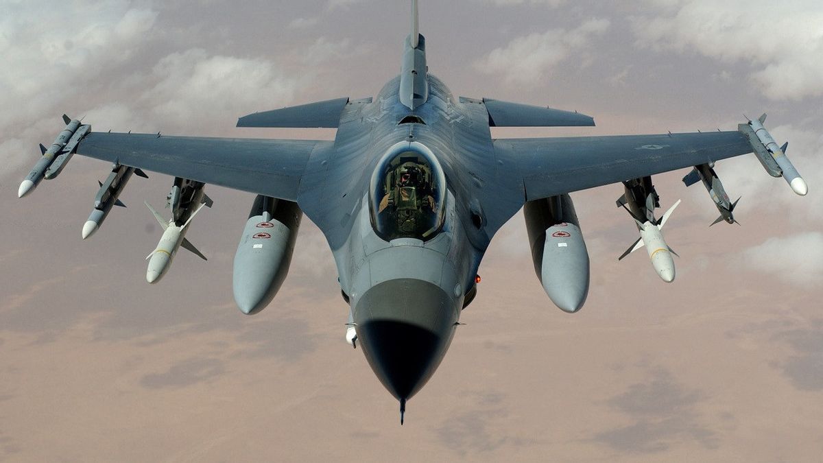 オランダの輸出許可を完了し、オロングレン大臣がF-16戦闘機を数えるとすぐにウクライナに送られました