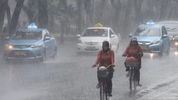 BMKG prévoit la plus forte pluie dans la capitale provinciale aujourd’hui