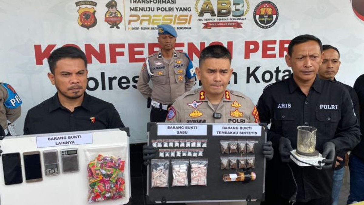 警方揭露了在锡兰包装糖果包装的摇头丸的流通