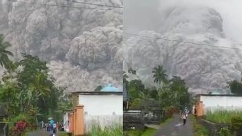  塞梅鲁火山喷发：1人死亡，数十人被烧毁