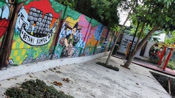 Anies Montre Une Peinture Murale Citoyenne à Jaksel, Warganet: Insinuations Dures