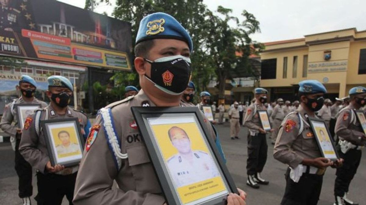 Tak Masuk Dinas Sebulan hingga Terlibat Kriminal, Kapolrestabes Surabaya Berhentikan 12 Anggota dengan Tidak Hormat
