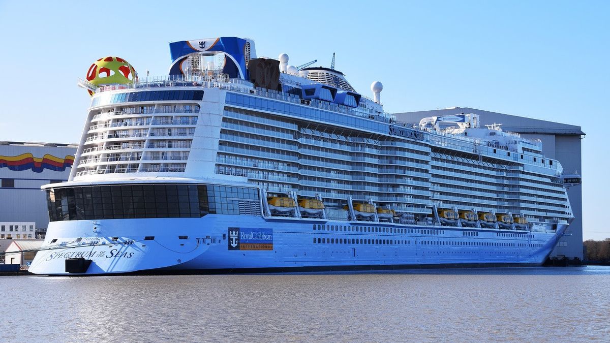 Hong Kong Prevents Royal Caribbean's Spectrum Of The Seas Cruise Ship From Sailing After Crew Suspected Of Infecting With COVID-19