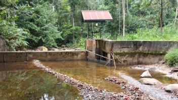 干旱,西加里曼丹巴道的印度尼西亚共和国 - 马来西亚边境居民在清洁用水方面遇到了困难