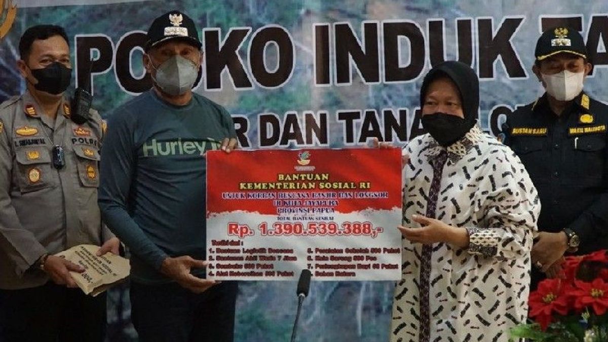 Social Minister Distributes Rp1.3 Billion Aid For Victims Of Natural Disasters In Jayapura City
