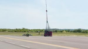 Pertamina Pasok 72 Tabung Bright Gas ke Daerah Bener Meriah dengan Metode Sling Load
