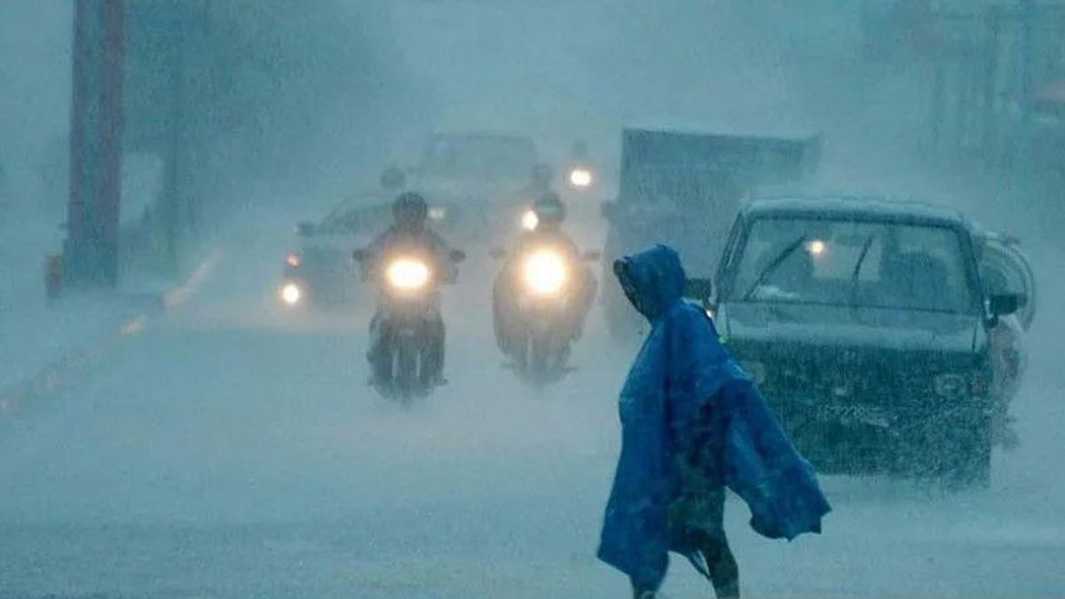 12月4日(月)天気予報、インドネシアのいくつかの都市を襲った嵐の雨