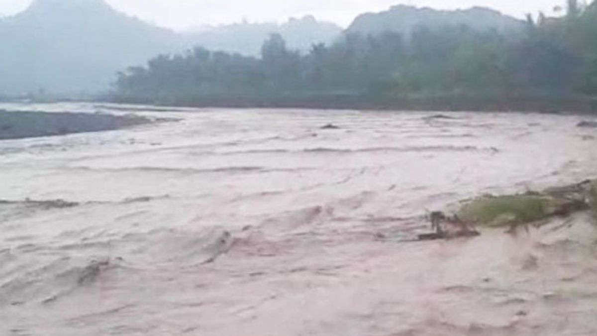 Bupati Lumajang Minta Warga Waspada dengan Lahar Dingin Gunung Semeru, Alirannya Sudah Terpecah