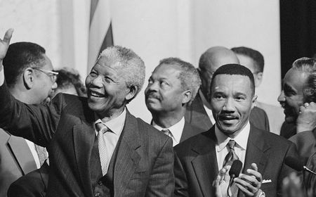 Memori Nelson Mandela Diabadikan Jadi Nama Bunga Mawar