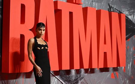 Zoë Kravitz Sebut Catwoman dalam Film The Batman adalah Biseksual