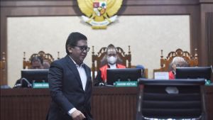 The Follow-up Session Of The PAW-Introduction Bribery Investigation, Kubu Hasto Presents The Former Constitutional Court Judge