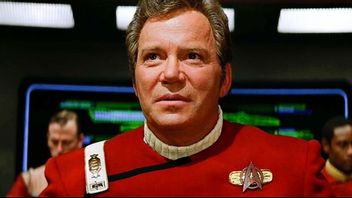 Pemeran Kapten Kirk di Star Trek Akan Jalani Misi Ke Luar Angkasa Oktober 2021