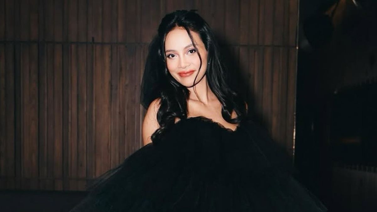 エリカ・カルリーナ、DJパンダの容姿について息子に話すつもりはないと語る